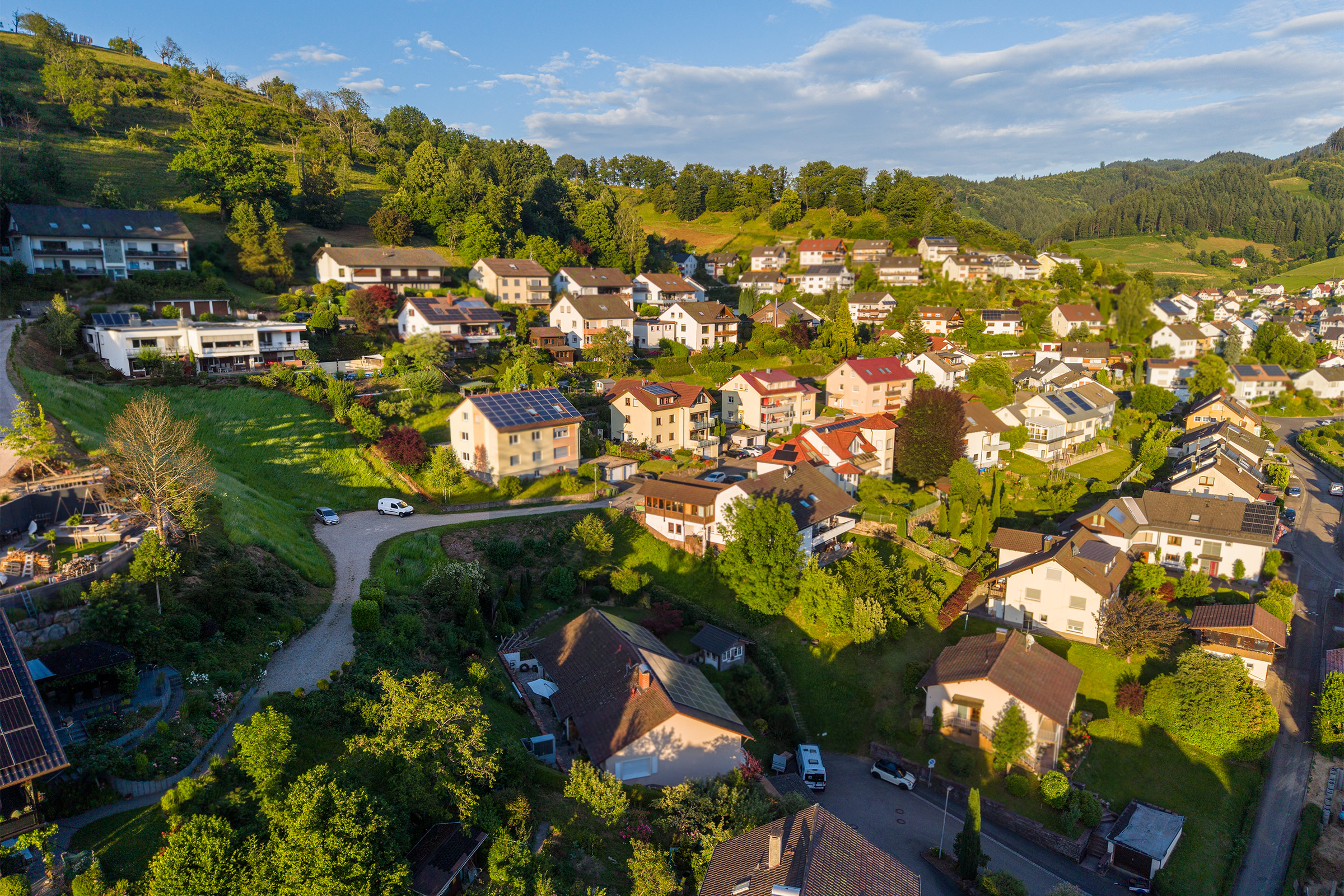 Schwarzwald Ferien – Luftbild Oppenau ruhiges Wohngebiet